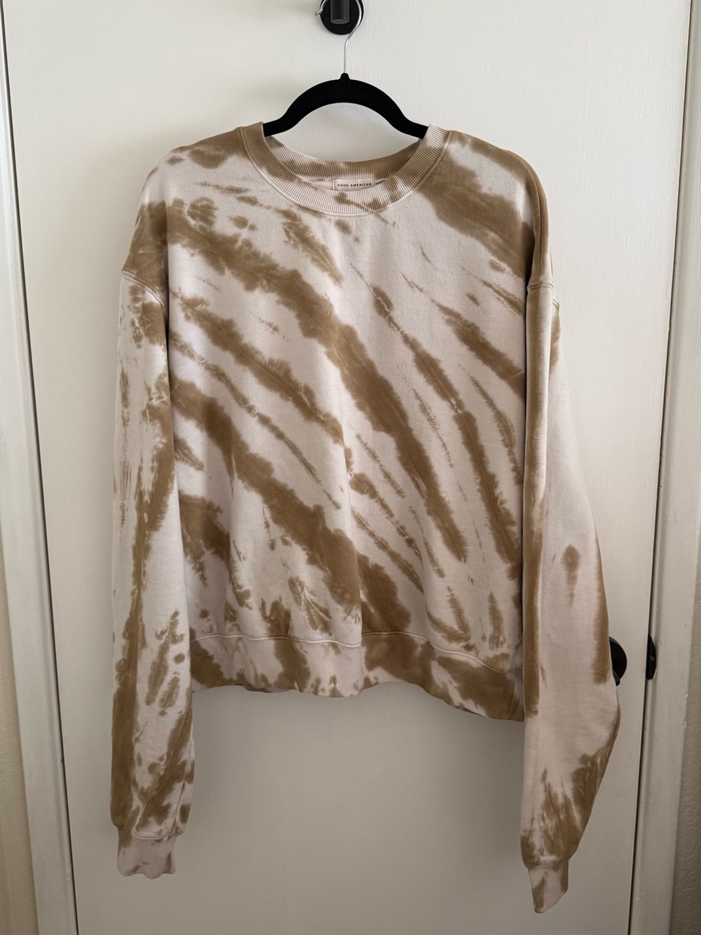 Good American Boyfriend Sweatshirt Tie Dye Putty - Stone Beige Crew Neck Sweater